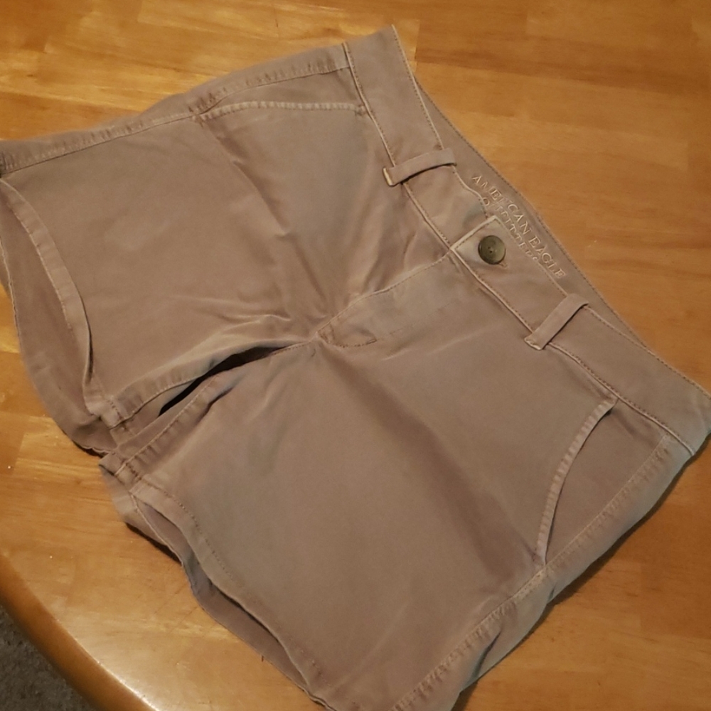 American Eagle Midi shorts